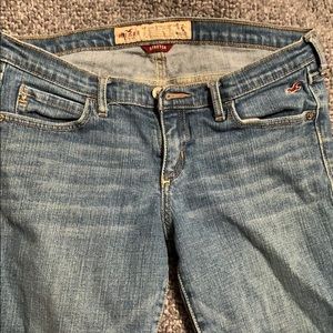 Hollister size 5 Bermuda type jean shorts